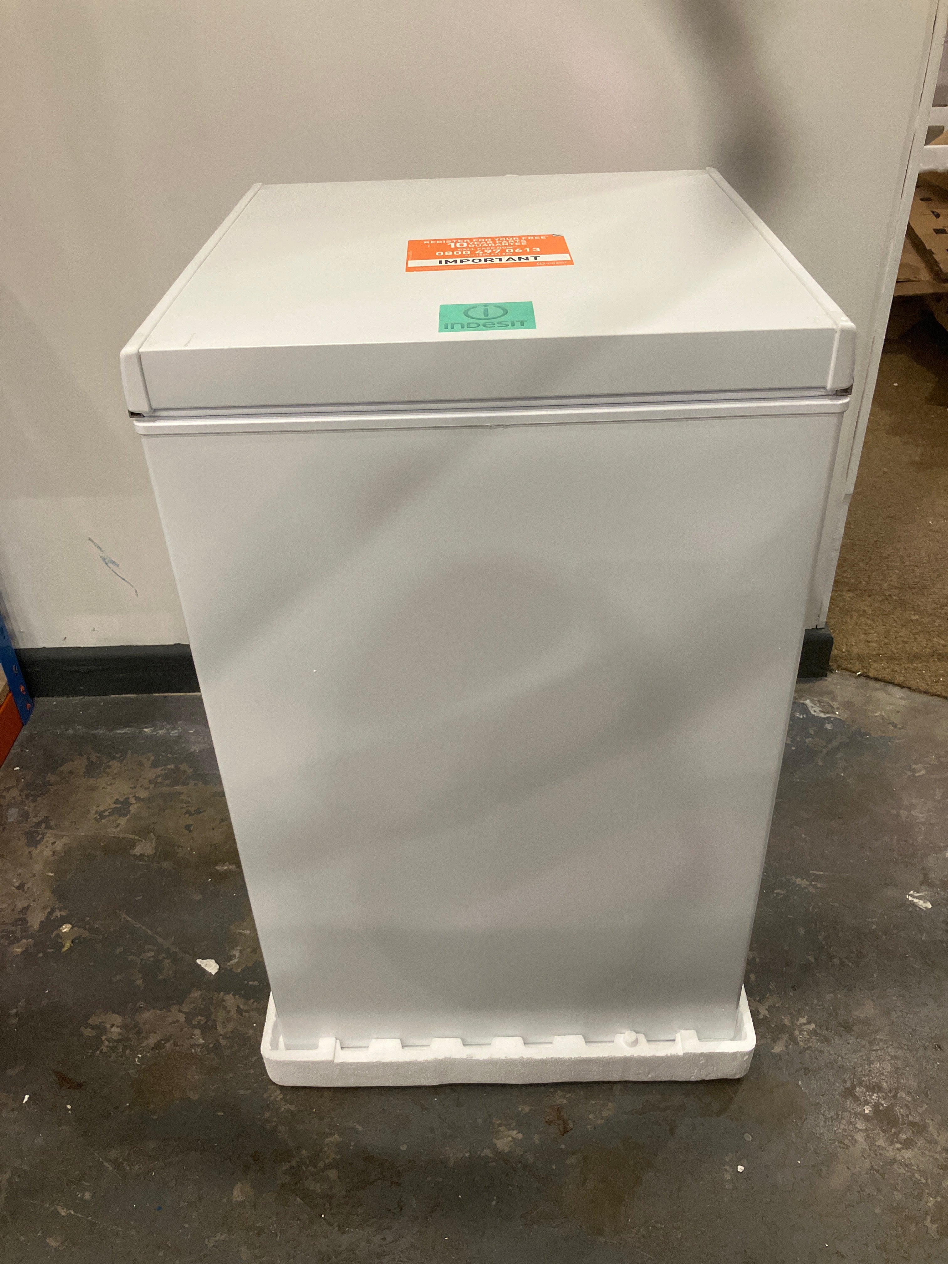 Indesit chest freezer OS2A1002UK2
