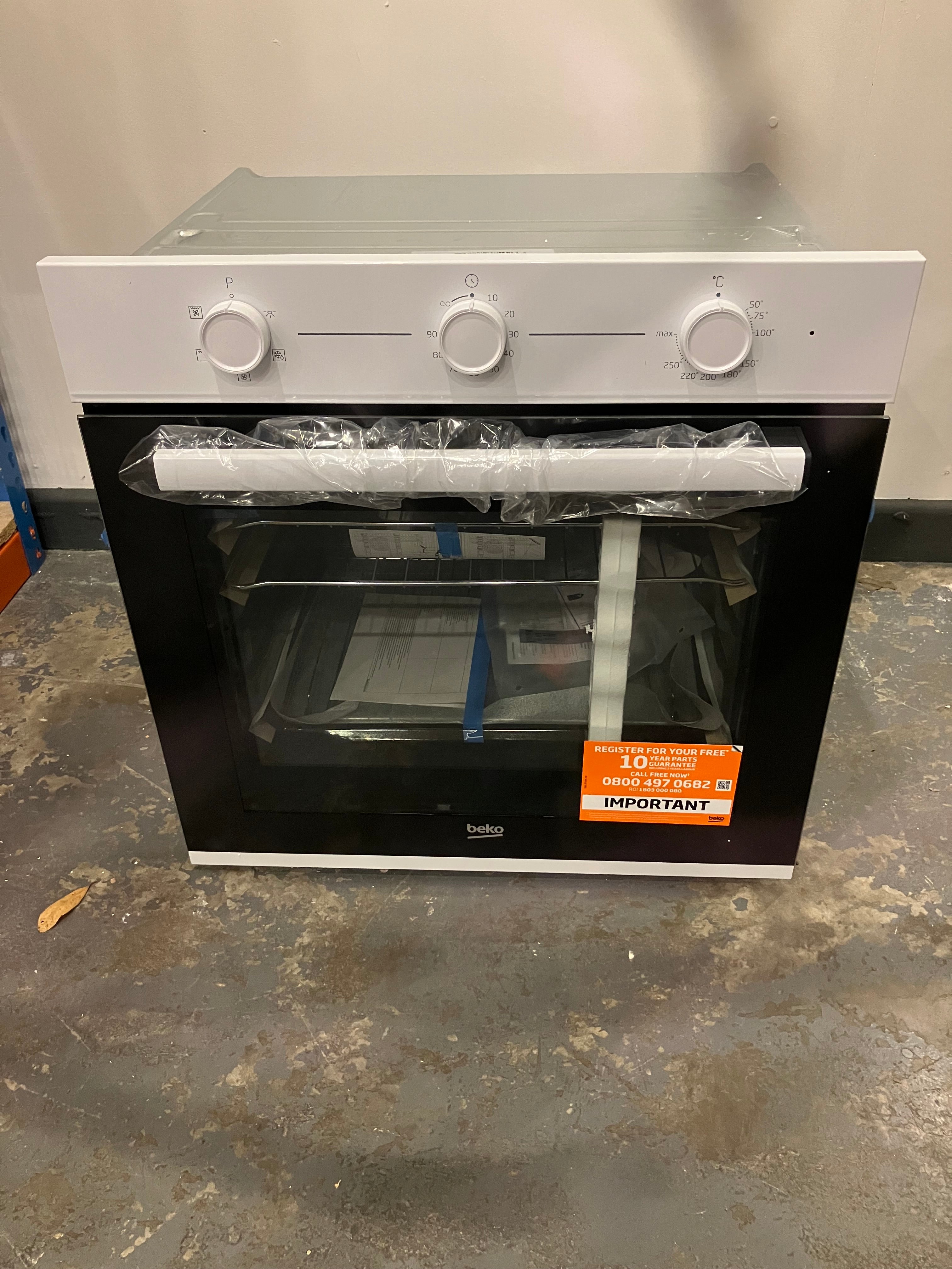 BBIF22100W Beko single oven