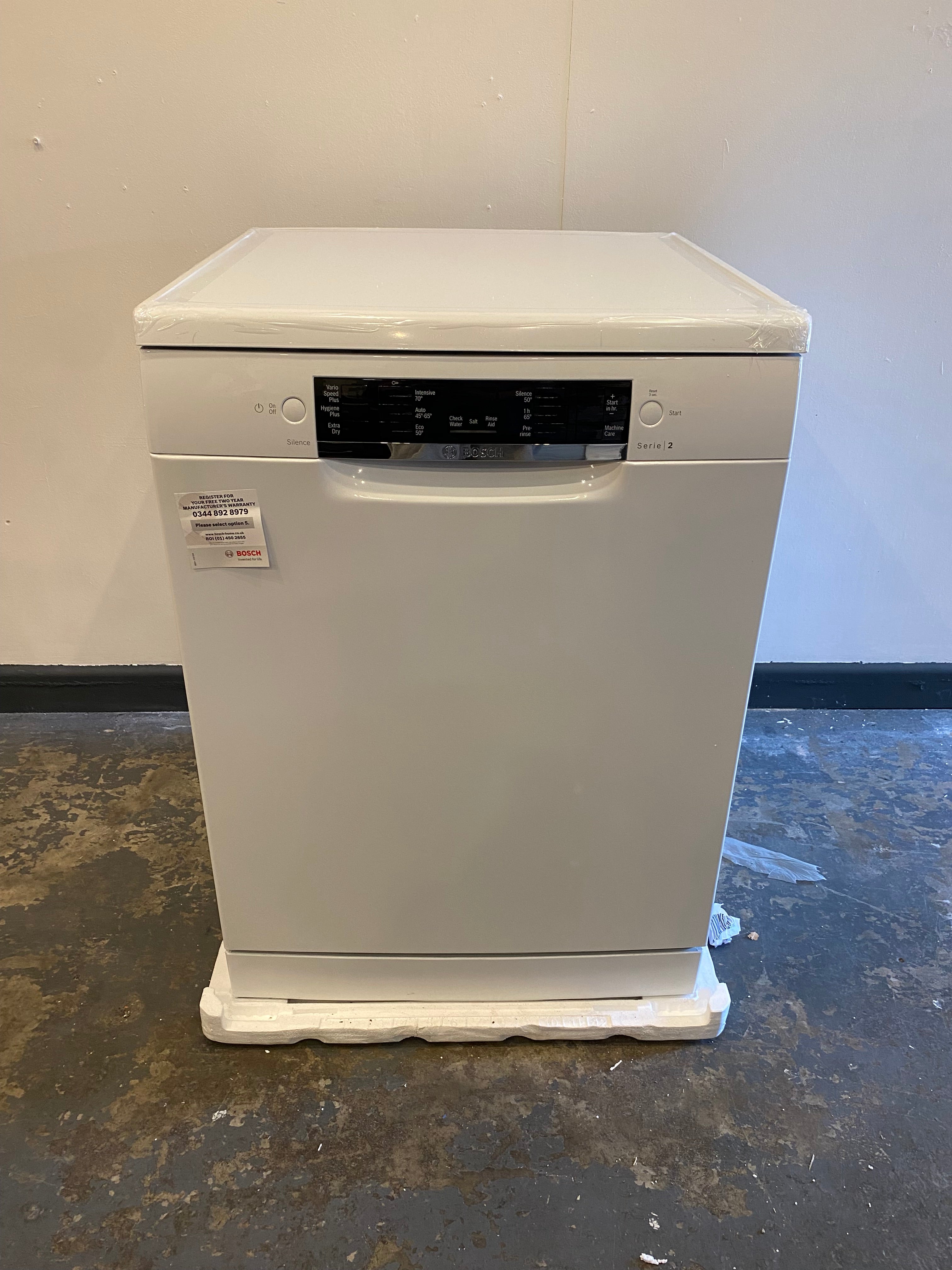 BOSCH Series 2 SMS26AW08G Full Size Dishwasher - White