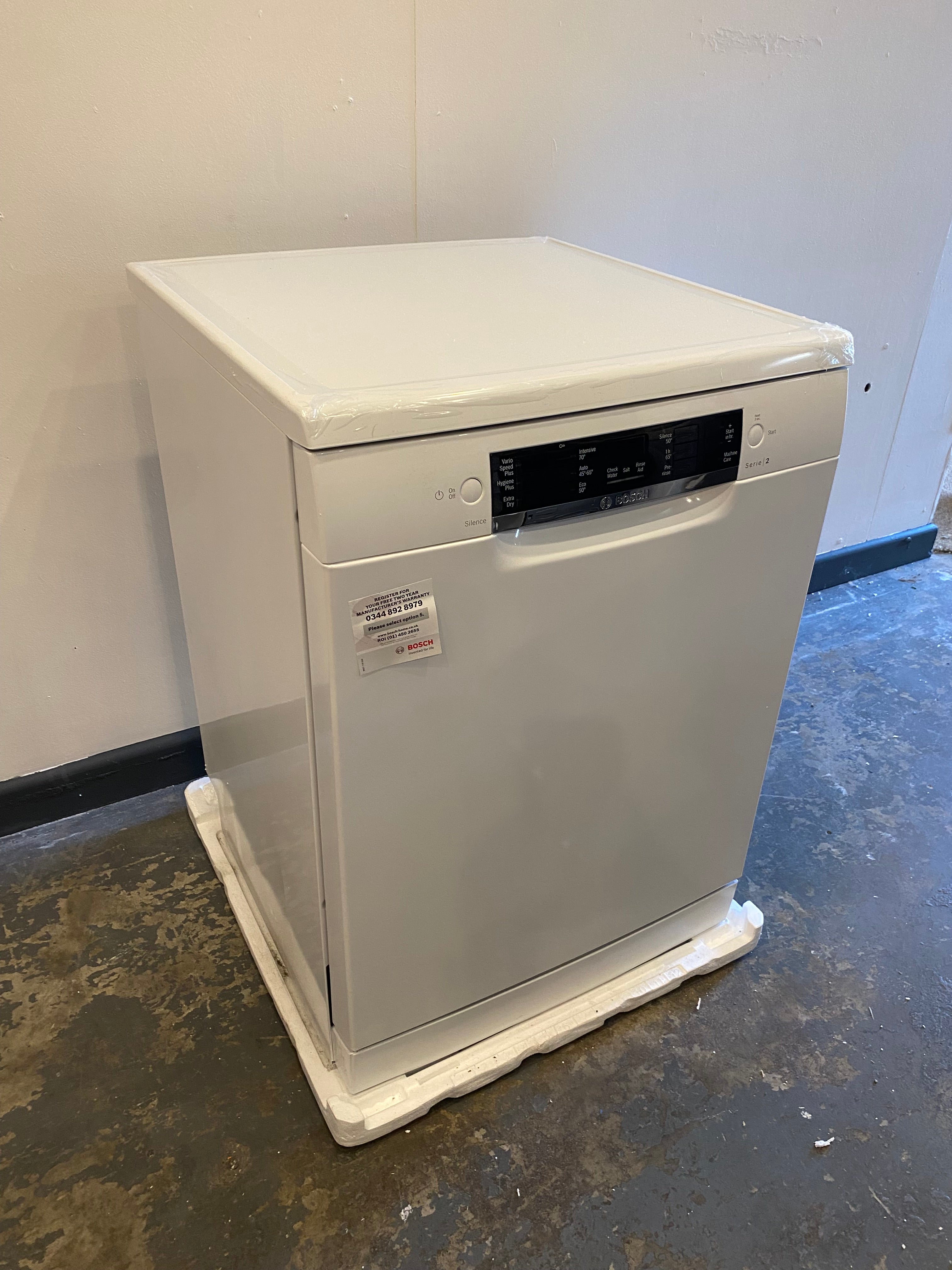 BOSCH Series 2 SMS26AW08G Full Size Dishwasher - White