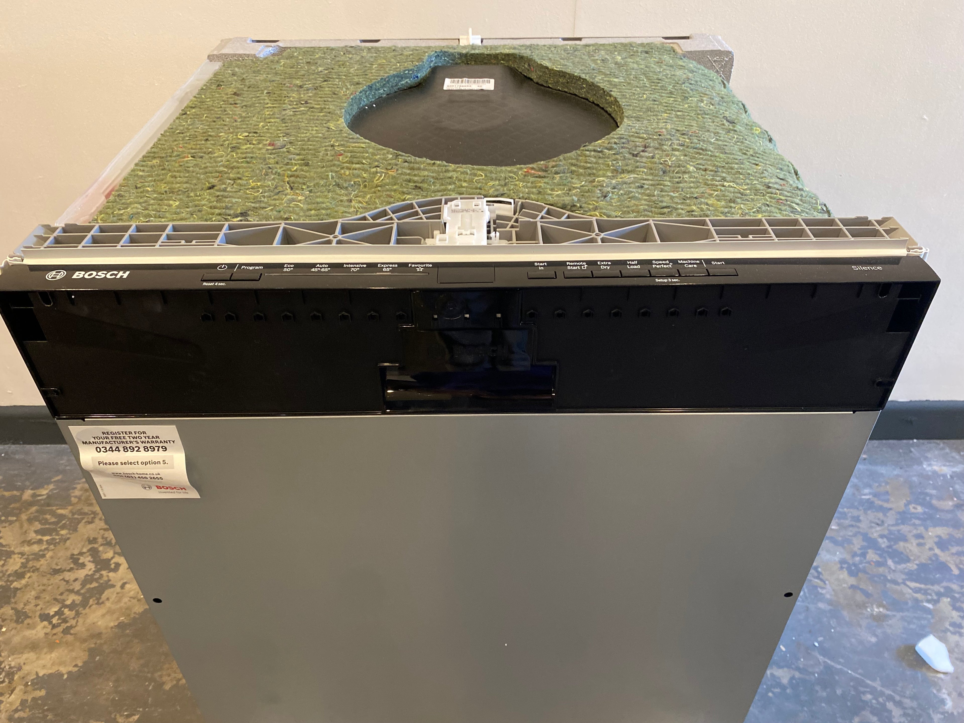 BOSCH Series 2 SMV2HTX02G Full Size Fully Integrated Wifi-Enabled Dishwasher