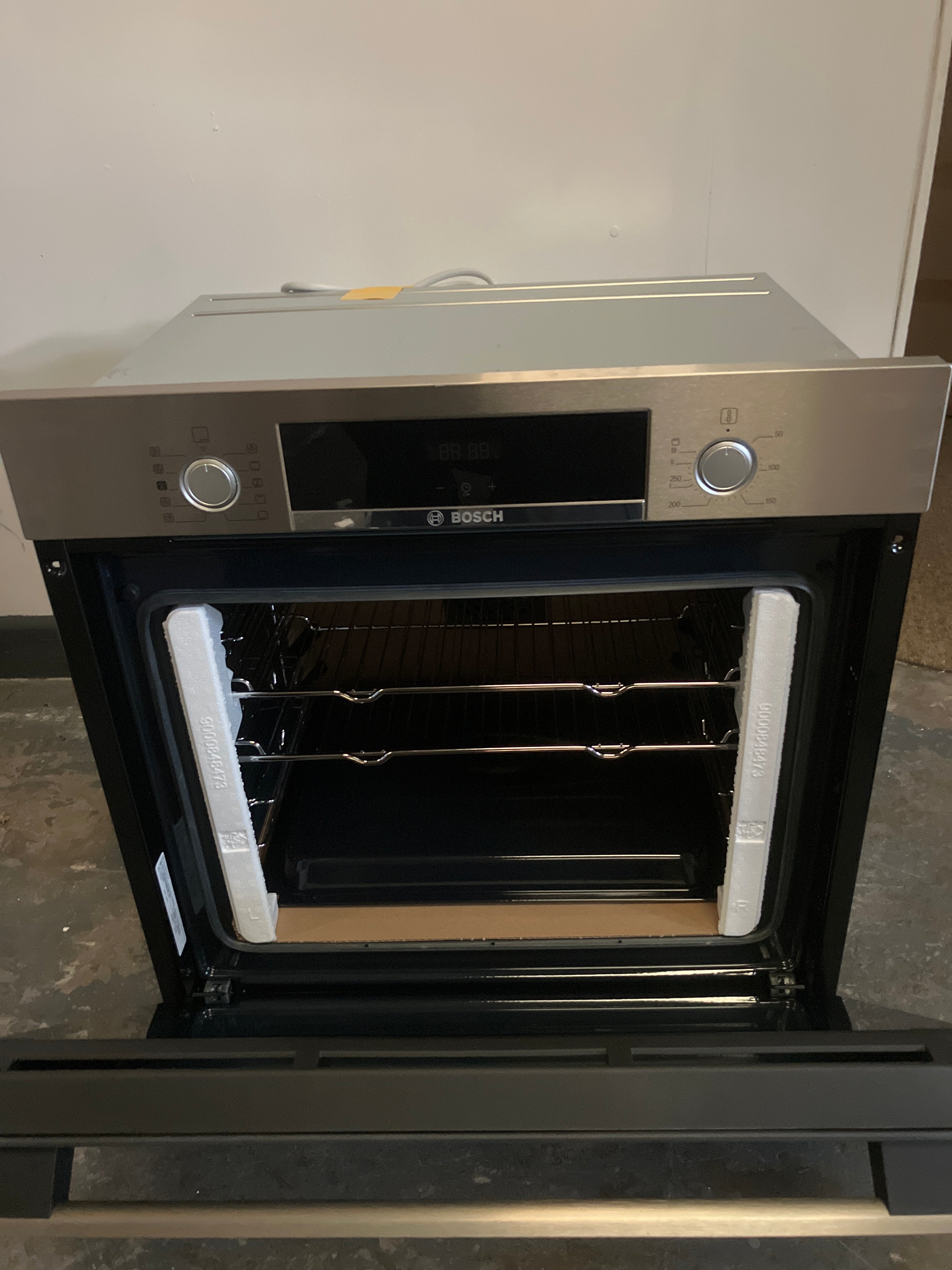 Bosch single oven HQA534BS3B/97